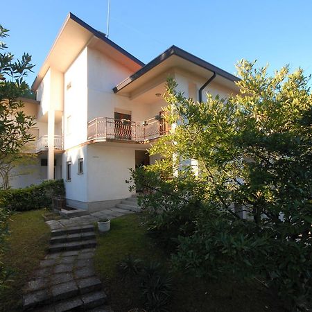Villa Azalea Lignano Sabbiadoro Esterno foto
