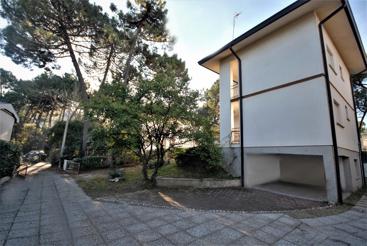Villa Azalea Lignano Sabbiadoro Esterno foto